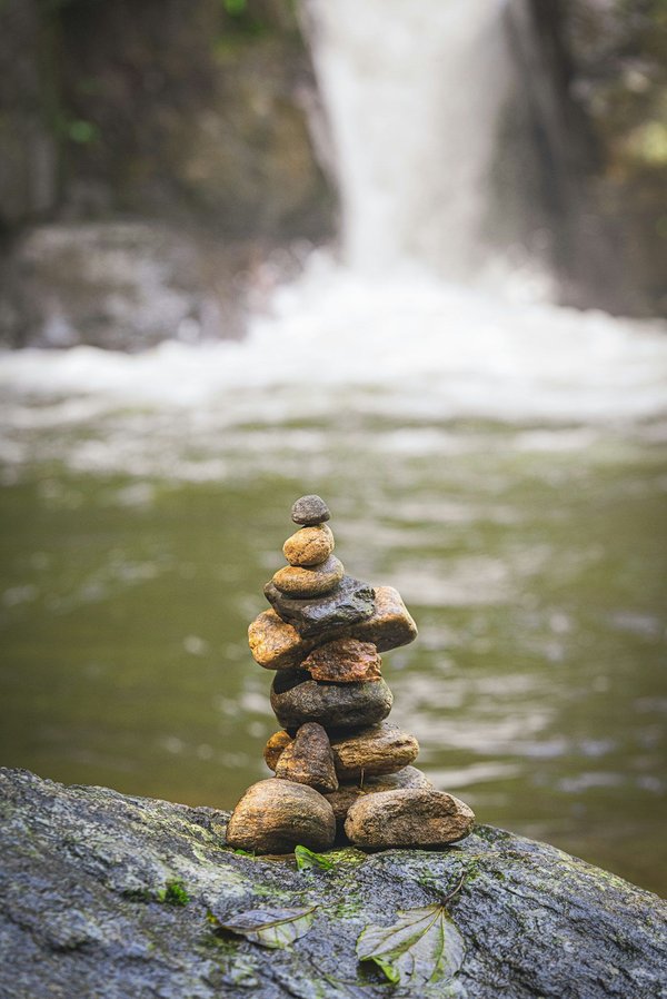 Come scegliere i colori per una facciata esterna che si armonizzi con il paesaggio circostante?